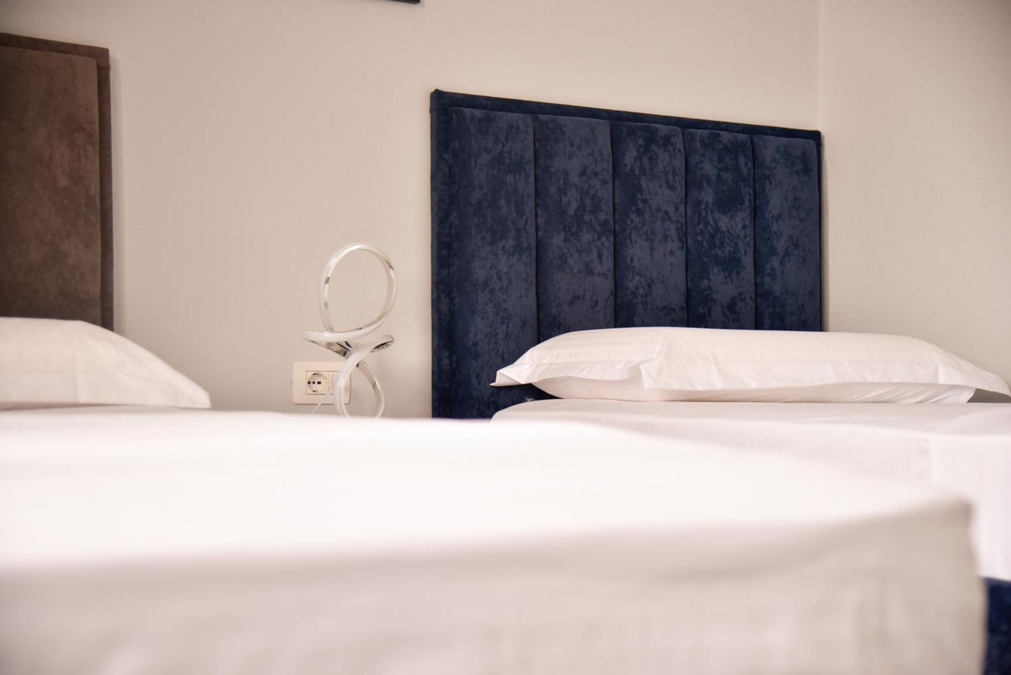 City Center Inn Shkodër Extérieur photo