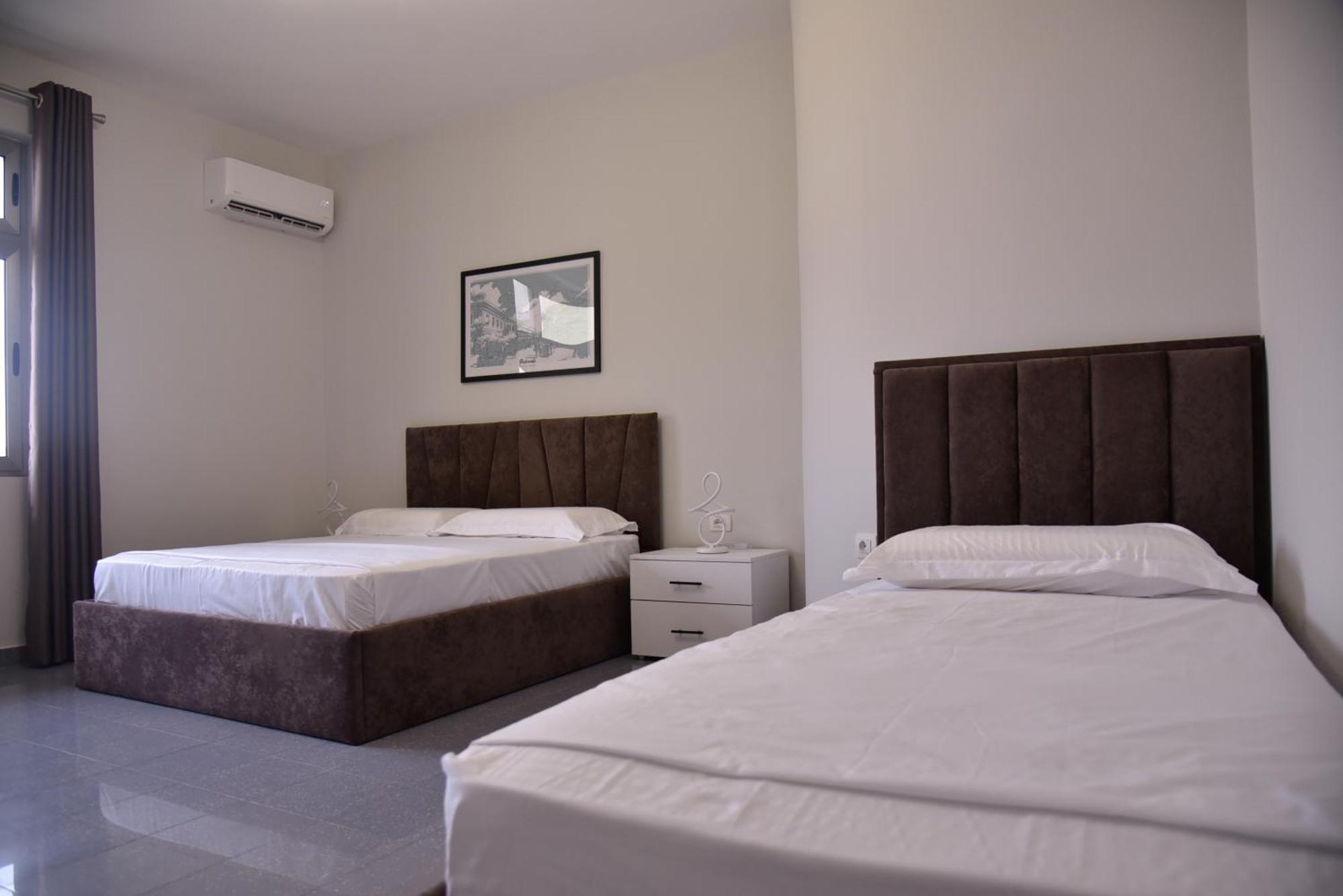 City Center Inn Shkodër Extérieur photo