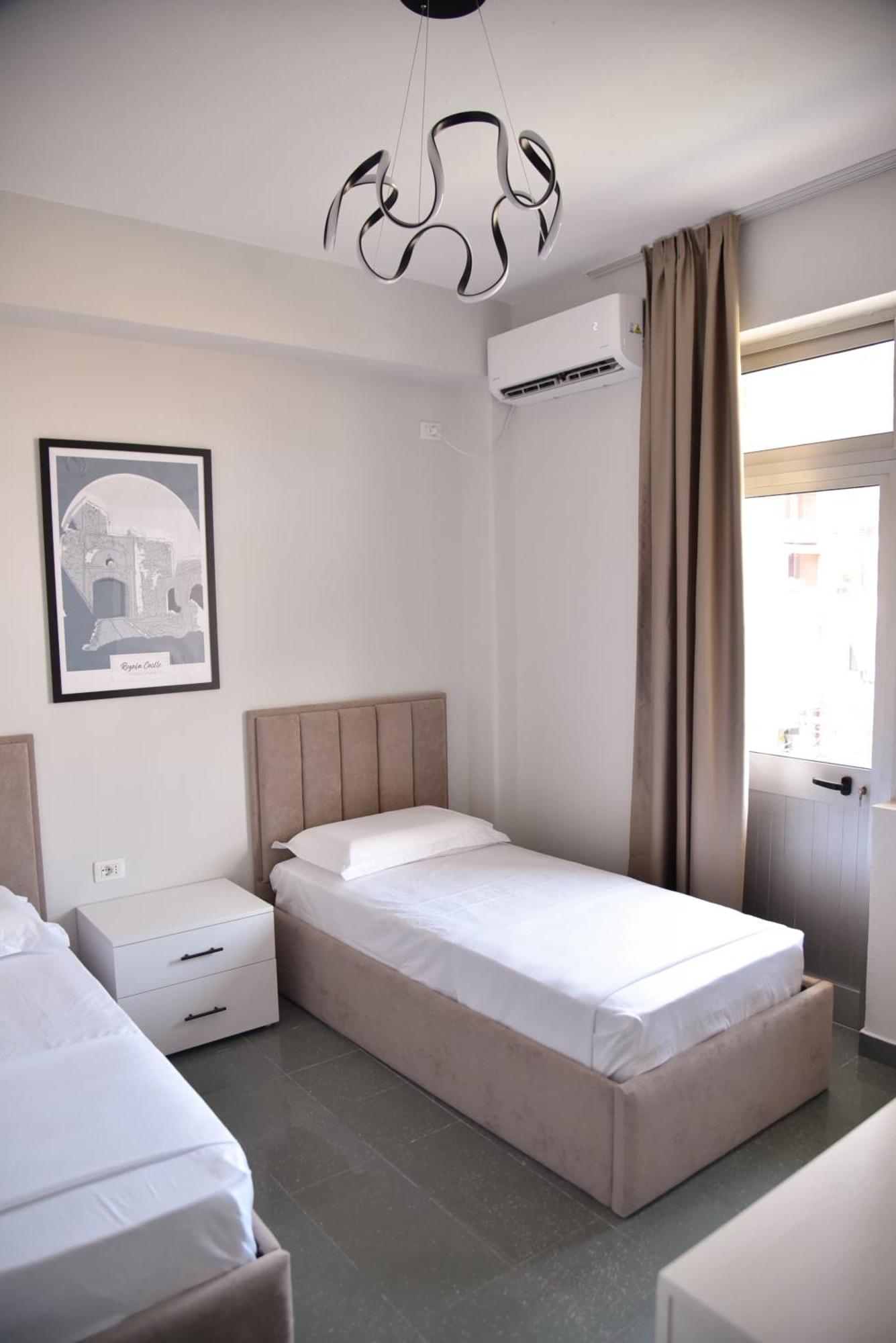City Center Inn Shkodër Extérieur photo