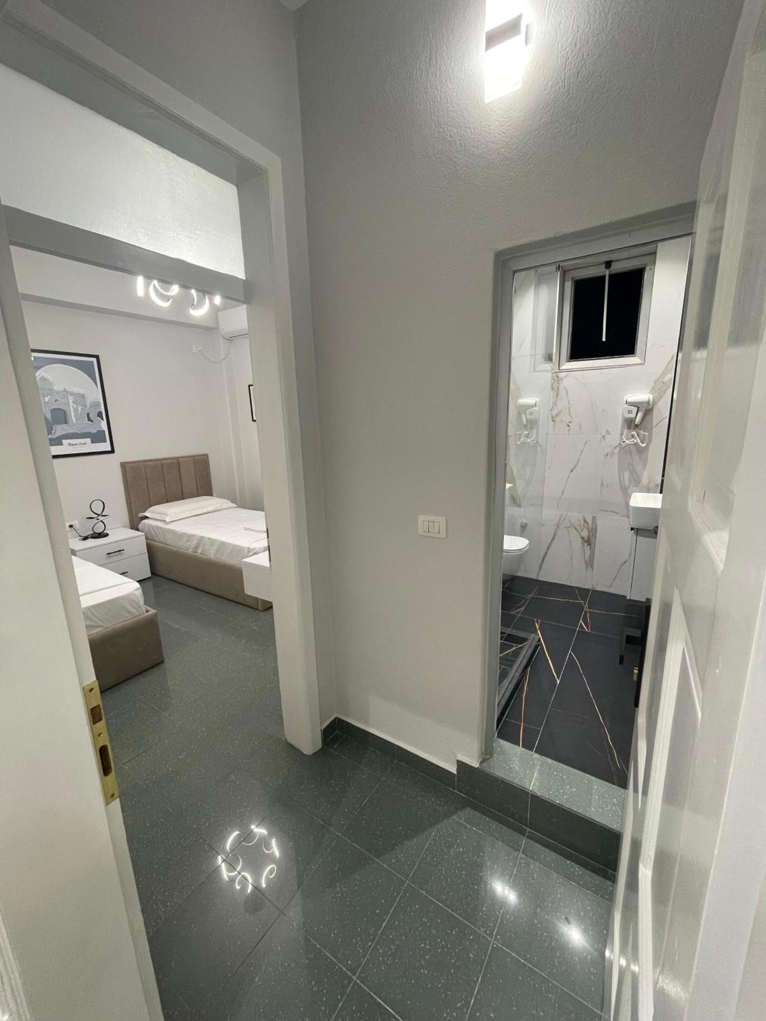 City Center Inn Shkodër Extérieur photo